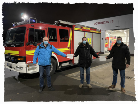 v.l.n.r.: Ralf Hellmann (Löschzugführer), Thomas Schneider (WOH), Kai Lindert (Jugendfeuerwehrwart)